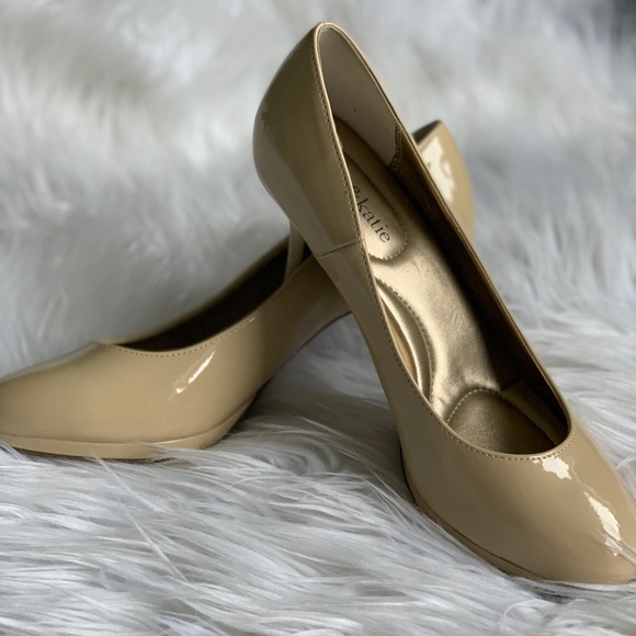 kelly & katie nude heels - Picture 1 of 3